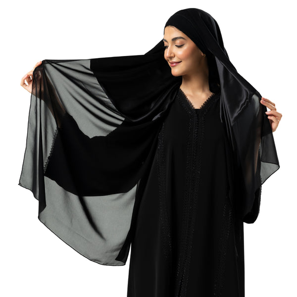 Silk-lined sheila (with fastening tie)